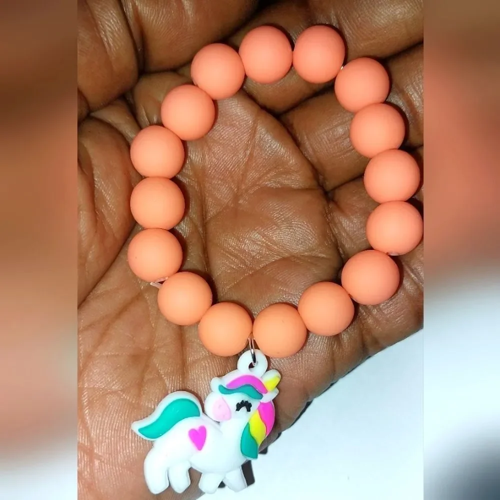 Kids Orange Super Cute Girls Beaded Bracelet - Picture 4 of 6